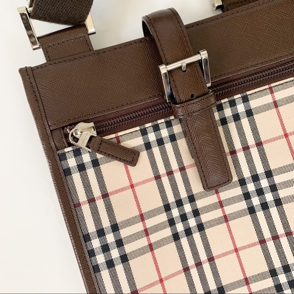 - 🥰Pretty🥰BURBERRY BEIGE CROSSBODY - Picture 11 of 16